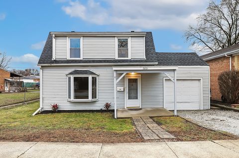 Photo of 2821 W 102nd Street, Evergreen Park, IL 60805 (MLS # 12587503)