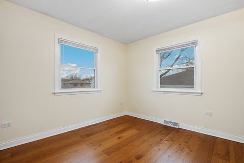 Tiny photo for 2821 W 102nd Street, Evergreen Park, IL 60805 (MLS # 12587503)