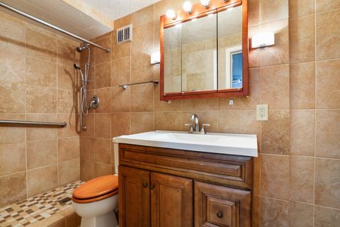 Tiny photo for 2821 W 102nd Street, Evergreen Park, IL 60805 (MLS # 12587503)