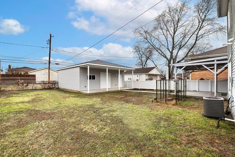 Tiny photo for 2821 W 102nd Street, Evergreen Park, IL 60805 (MLS # 12587503)