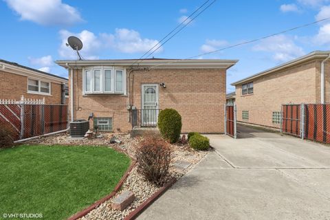 Tiny photo for 605 Saginaw Avenue, Calumet City, IL 60409 (MLS # 12493110)