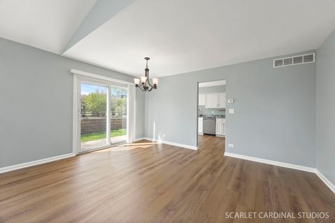 Tiny photo for 1933 Wellington Place, Downers Grove, IL 60516 (MLS # 12590982)