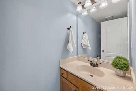 Tiny photo for 1933 Wellington Place, Downers Grove, IL 60516 (MLS # 12590982)