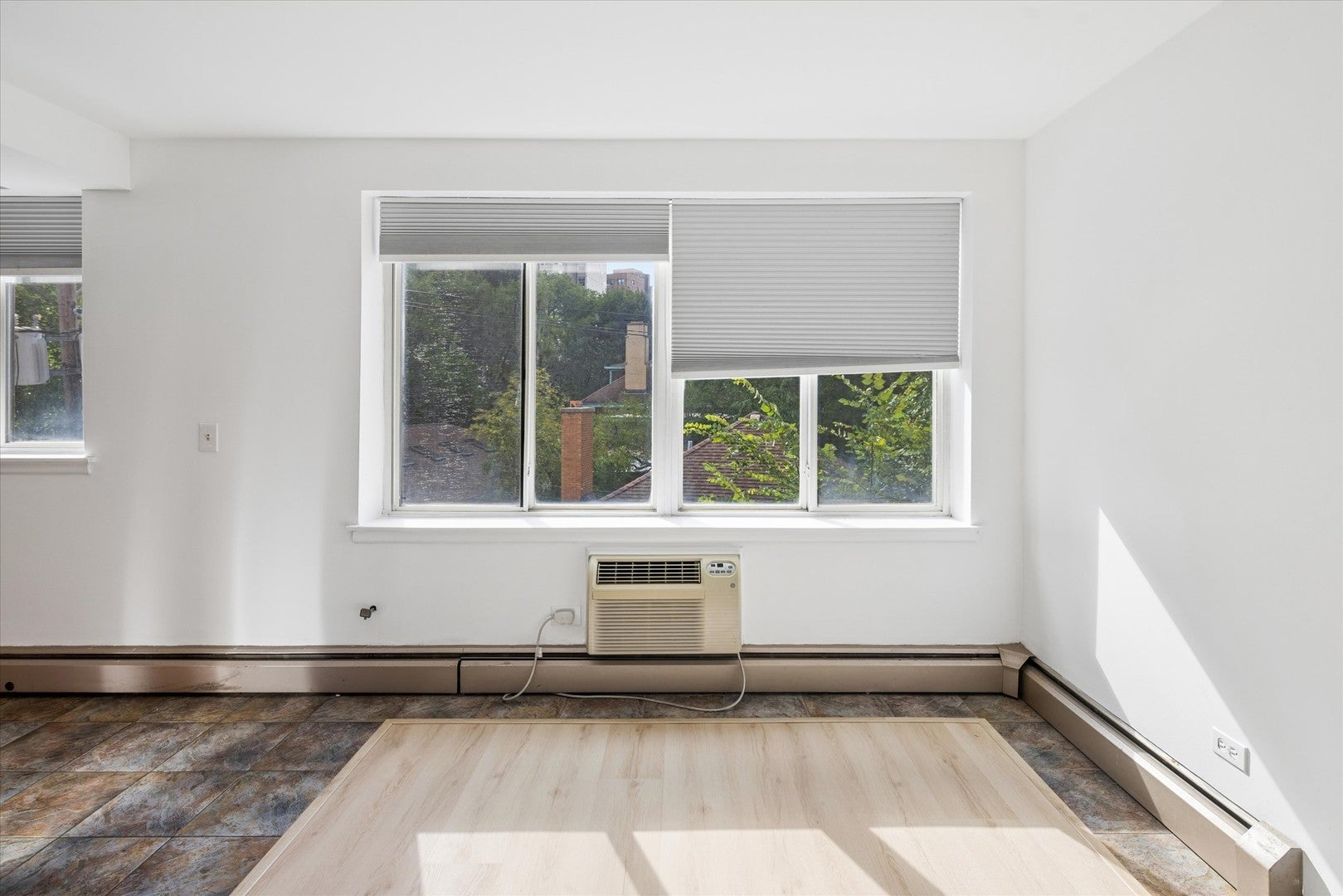 539 W Stratford Place 408