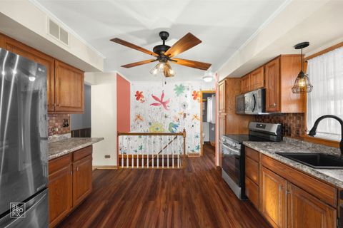 Tiny photo for 138 N Elmwood Avenue, Wood Dale, IL 60191 (MLS # 12575015)