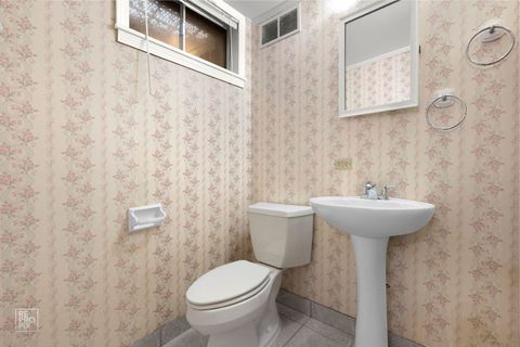 Tiny photo for 138 N Elmwood Avenue, Wood Dale, IL 60191 (MLS # 12575015)