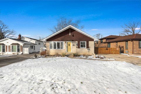 Tiny photo for 138 N Elmwood Avenue, Wood Dale, IL 60191 (MLS # 12575015)