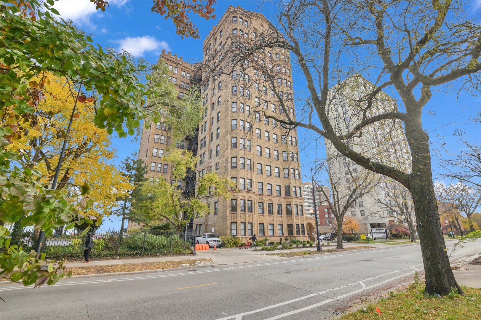 7321 S SOUTH SHORE Drive 7F