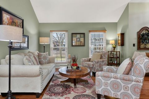 Tiny photo for 599 Hempstead Avenue, Naperville, IL 60565 (MLS # 12577348)