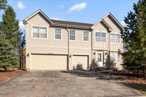 Photo of 458 W Dalton Drive, Round Lake, IL 60073 (MLS # 12797089)