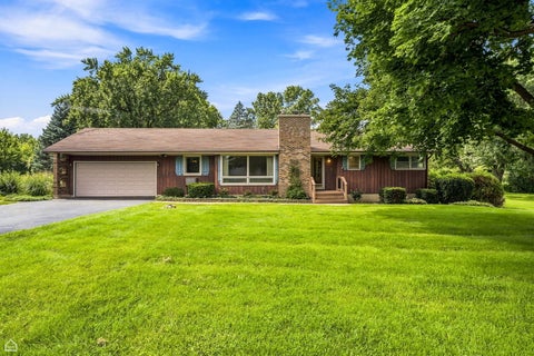 Photo of 24422 W Cherokee Trail, Grayslake, IL 60030 (MLS # 12738926)