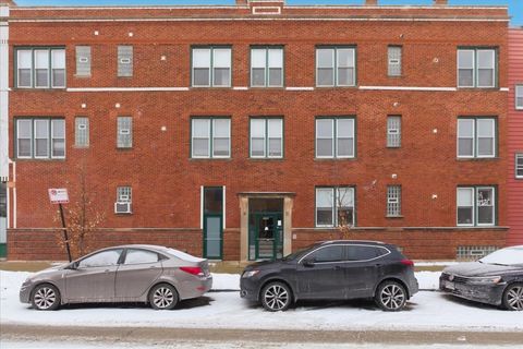 2350 W Charleston Street 2R Chicago IL 60647