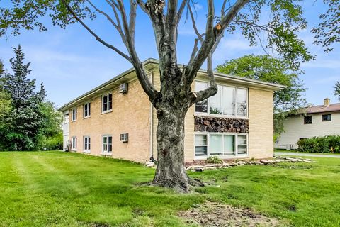 16W674 56th Place Clarendon Hills IL 60514