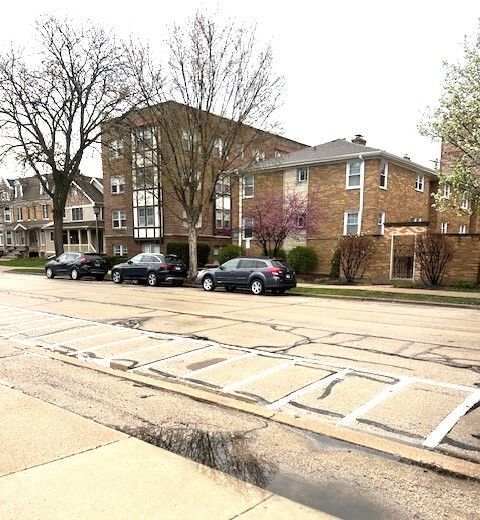 Tiny photo for 33 S Madison Avenue #1B, La Grange, IL 60525 (MLS # 12606598)