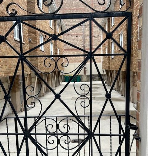 Tiny photo for 33 S Madison Avenue #1B, La Grange, IL 60525 (MLS # 12606598)