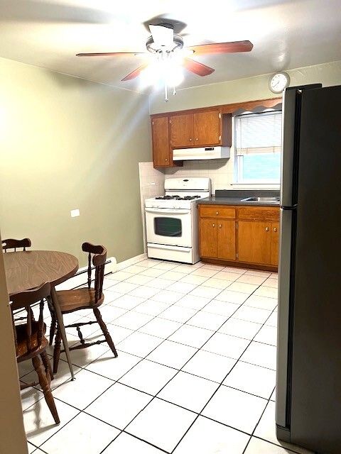 Tiny photo for 33 S Madison Avenue #1B, La Grange, IL 60525 (MLS # 12606598)