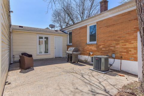 Tiny photo for 856 N Webster Street, Naperville, IL 60563 (MLS # 12611961)