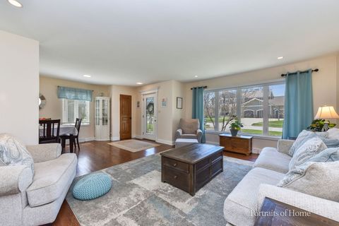 Tiny photo for 856 N Webster Street, Naperville, IL 60563 (MLS # 12611961)