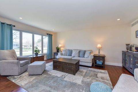 Tiny photo for 856 N Webster Street, Naperville, IL 60563 (MLS # 12611961)