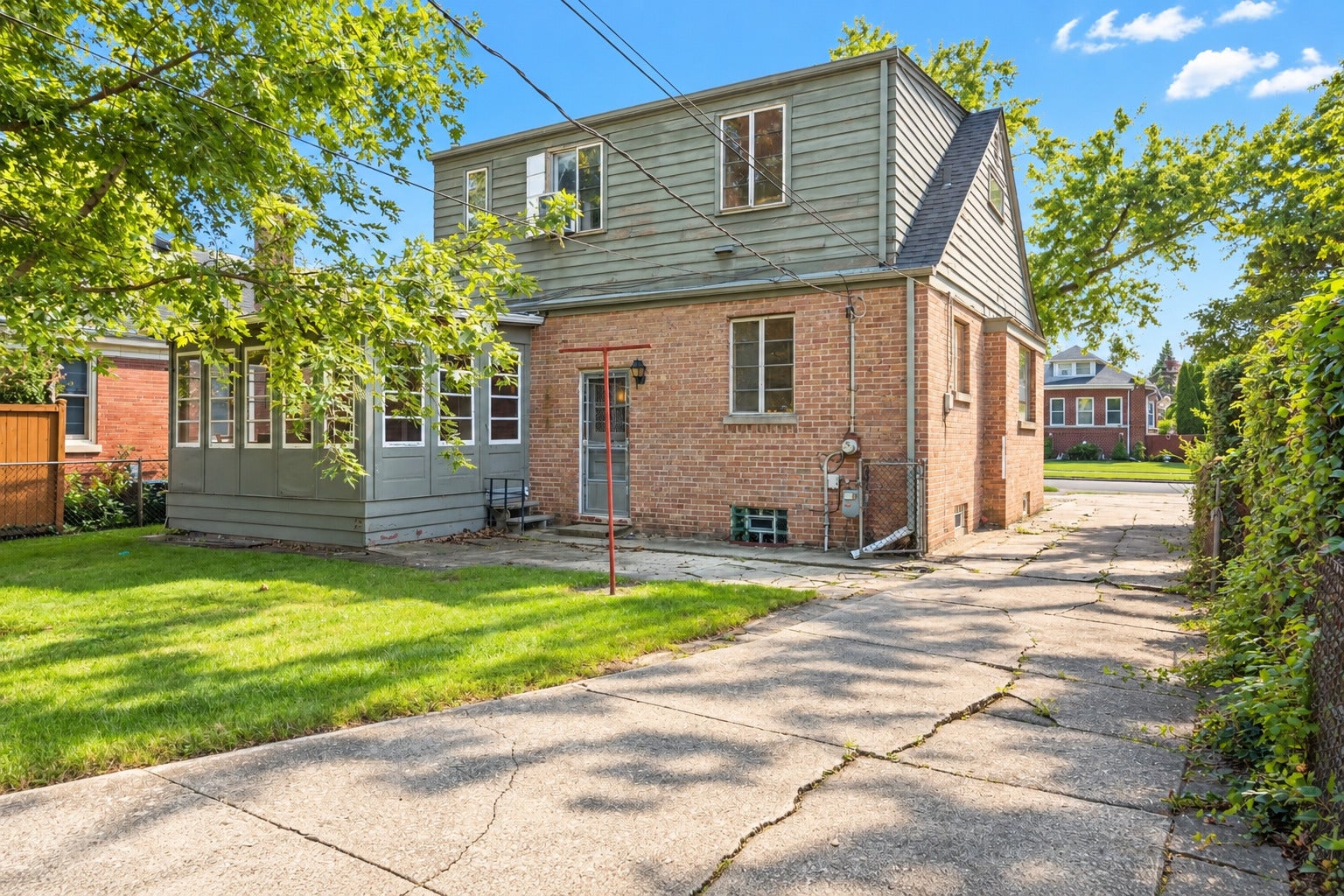 1807 N 78th Court