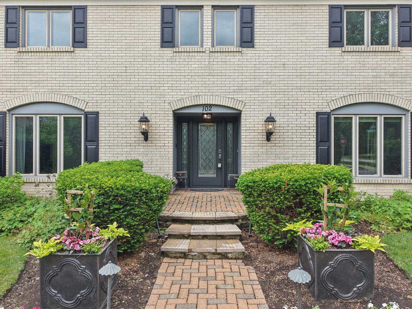 102 E Adelia Street