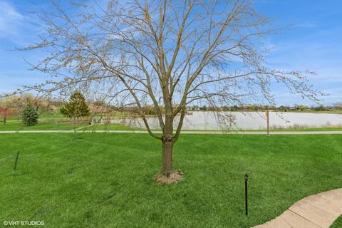 Tiny photo for 4 Parkside Court #8, Vernon Hills, IL 60061 (MLS # 11861756)
