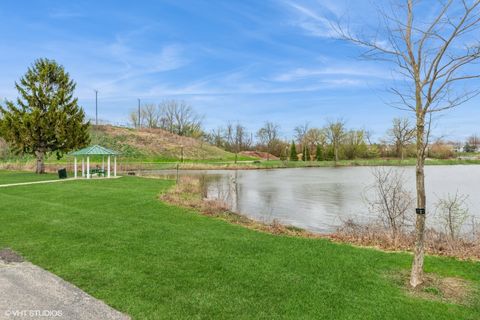 Tiny photo for 4 Parkside Court #8, Vernon Hills, IL 60061 (MLS # 11861756)