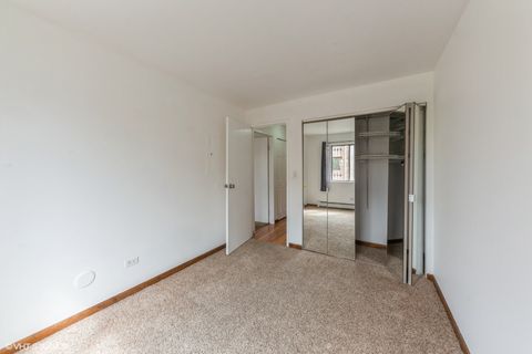 Tiny photo for 4 Parkside Court #8, Vernon Hills, IL 60061 (MLS # 11861756)