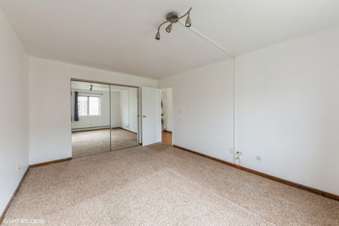 Tiny photo for 4 Parkside Court #8, Vernon Hills, IL 60061 (MLS # 11861756)