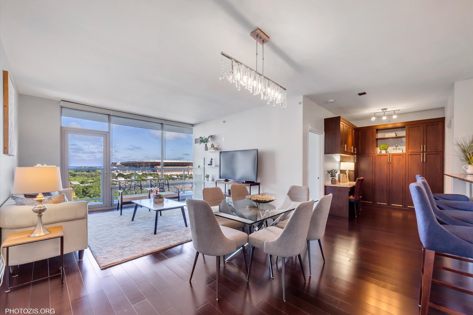 100 E 14th Street 903