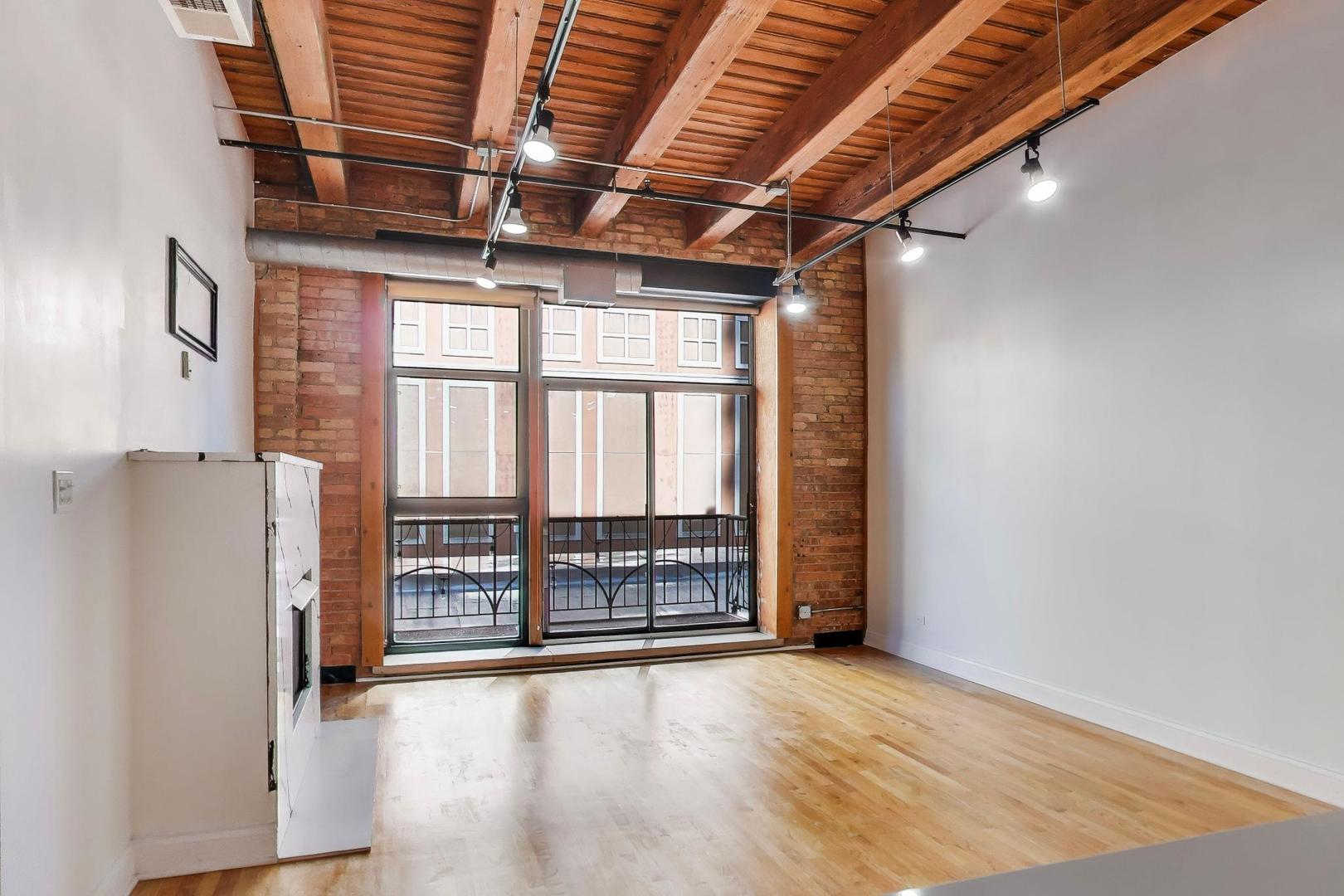 1133 S WABASH Avenue 303