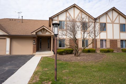 Photo of 916 Surrey Drive #1A, Schaumburg, IL 60193 (MLS # 12311102)