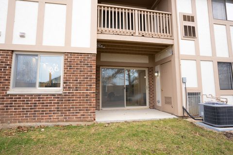 Tiny photo for 916 Surrey Drive #A1, Schaumburg, IL 60193 (MLS # 12311102)