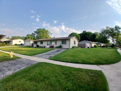 Tiny photo for 18468 W Meadow Lane, Gurnee, IL 60031 (MLS # 12629314)