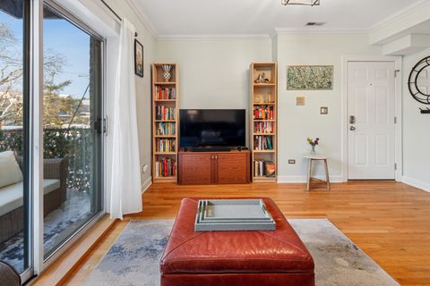 Tiny photo for 2124 N Hudson Avenue #303, Chicago, IL 60614 (MLS # 12551139)