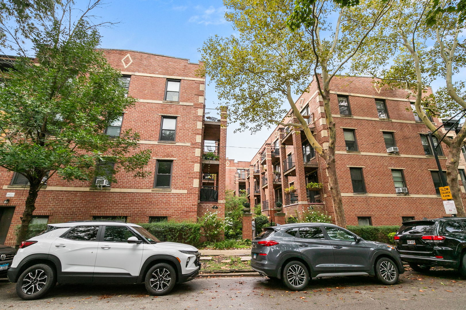 2112 N Seminary Avenue 18