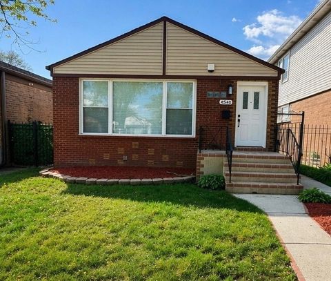 Photo of 4540 S Leclaire Avenue, Chicago, IL 60638 (MLS # 12641365)
