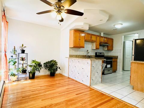 Tiny photo for 5815 N SPAULDING Avenue #2B, Chicago, IL 60659 (MLS # 12575638)