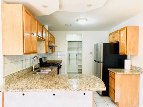 Tiny photo for 5815 N SPAULDING Avenue #2B, Chicago, IL 60659 (MLS # 12575638)