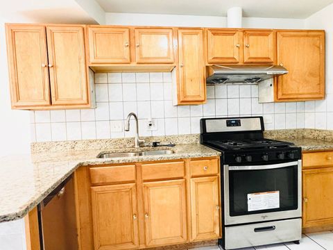 Tiny photo for 5815 N SPAULDING Avenue #2B, Chicago, IL 60659 (MLS # 12575638)