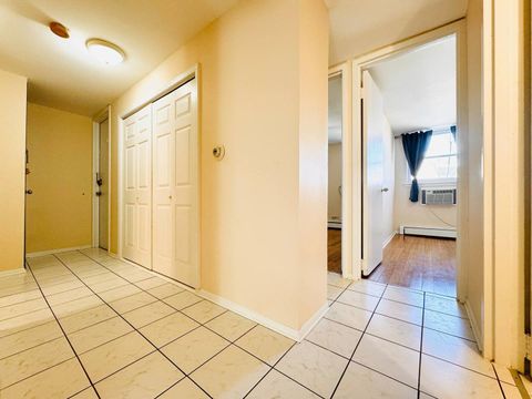 Tiny photo for 5815 N SPAULDING Avenue #2B, Chicago, IL 60659 (MLS # 12575638)