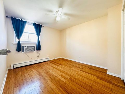 Tiny photo for 5815 N SPAULDING Avenue #2B, Chicago, IL 60659 (MLS # 12575638)
