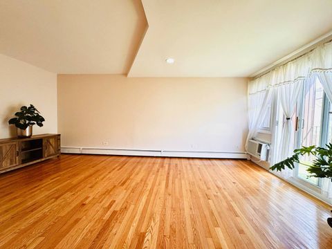 Tiny photo for 5815 N SPAULDING Avenue #2B, Chicago, IL 60659 (MLS # 12575638)