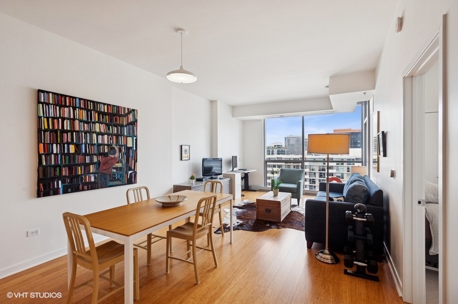 303 W OHIO Street 1509