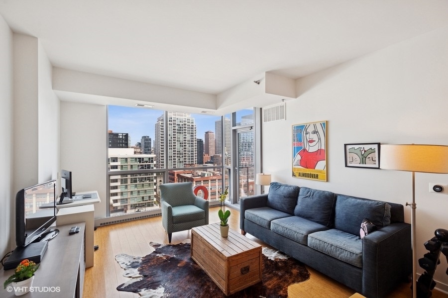 303 W OHIO Street 1509