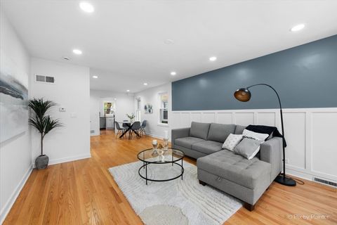 Tiny photo for 6322 N Monticello Avenue, Chicago, IL 60659 (MLS # 12526648)