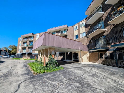 Tiny photo for 9820 S Pulaski Road #106, Oak Lawn, IL 60453 (MLS # 12776950)