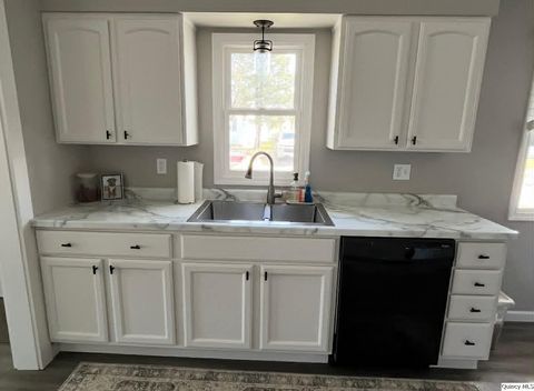 Tiny photo for 723 E Brennan Drive, Quincy, IL 62301 (MLS # 12608892)