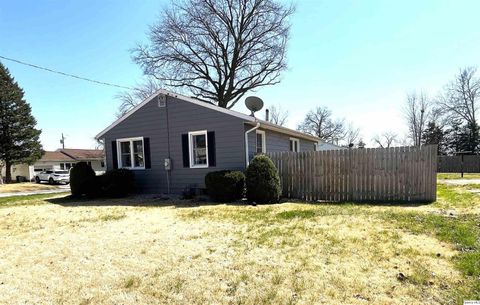 Tiny photo for 723 E Brennan Drive, Quincy, IL 62301 (MLS # 12608892)