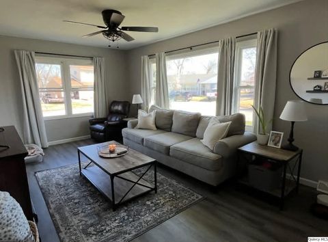 Tiny photo for 723 E Brennan Drive, Quincy, IL 62301 (MLS # 12608892)